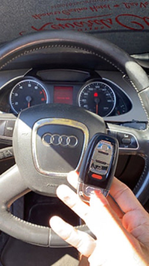 Replacement Audi smart key made on site — new key at the Audi steering wheel in Las Vegas